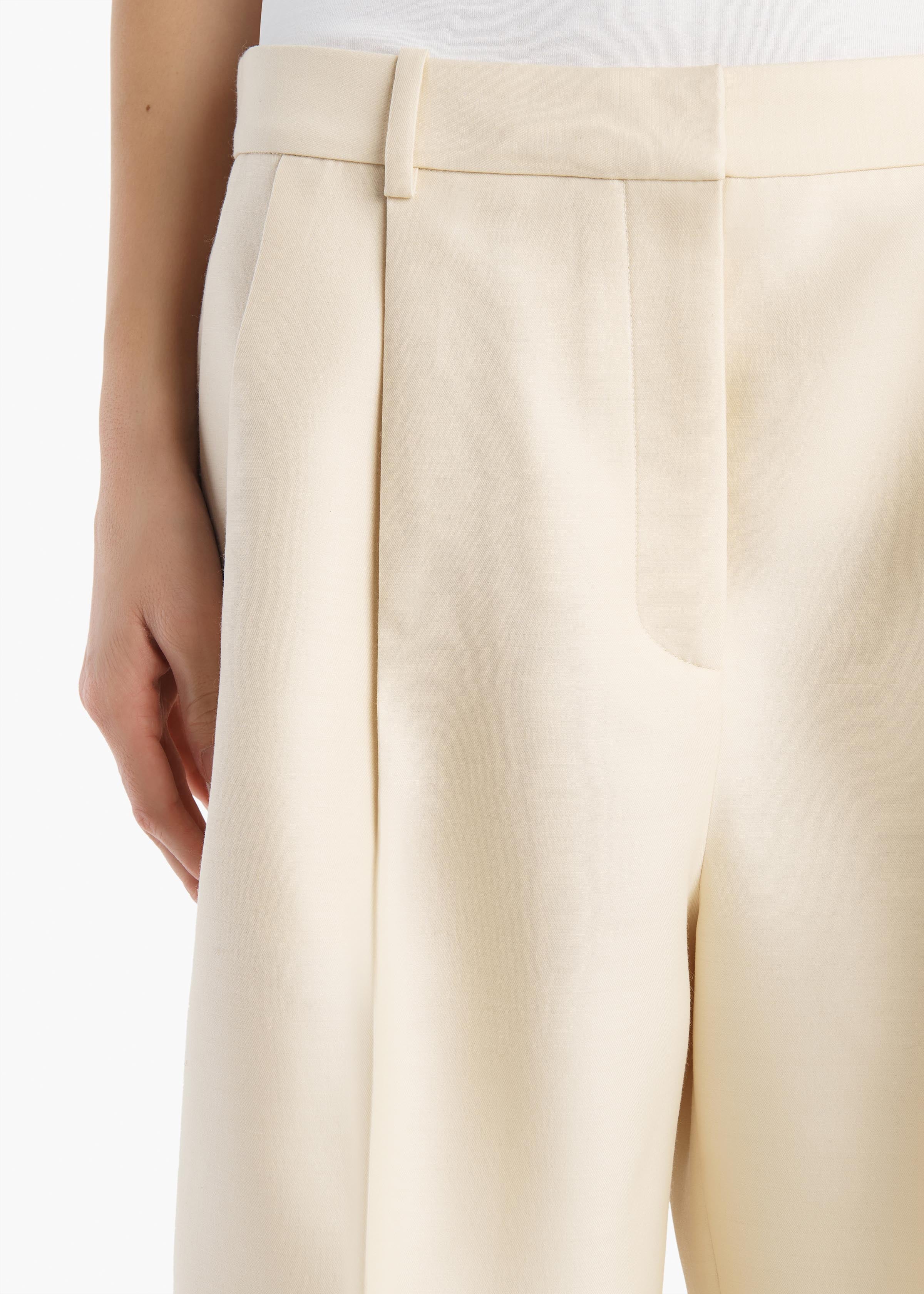 Auggie Short in Ivory Glow - Image 5
