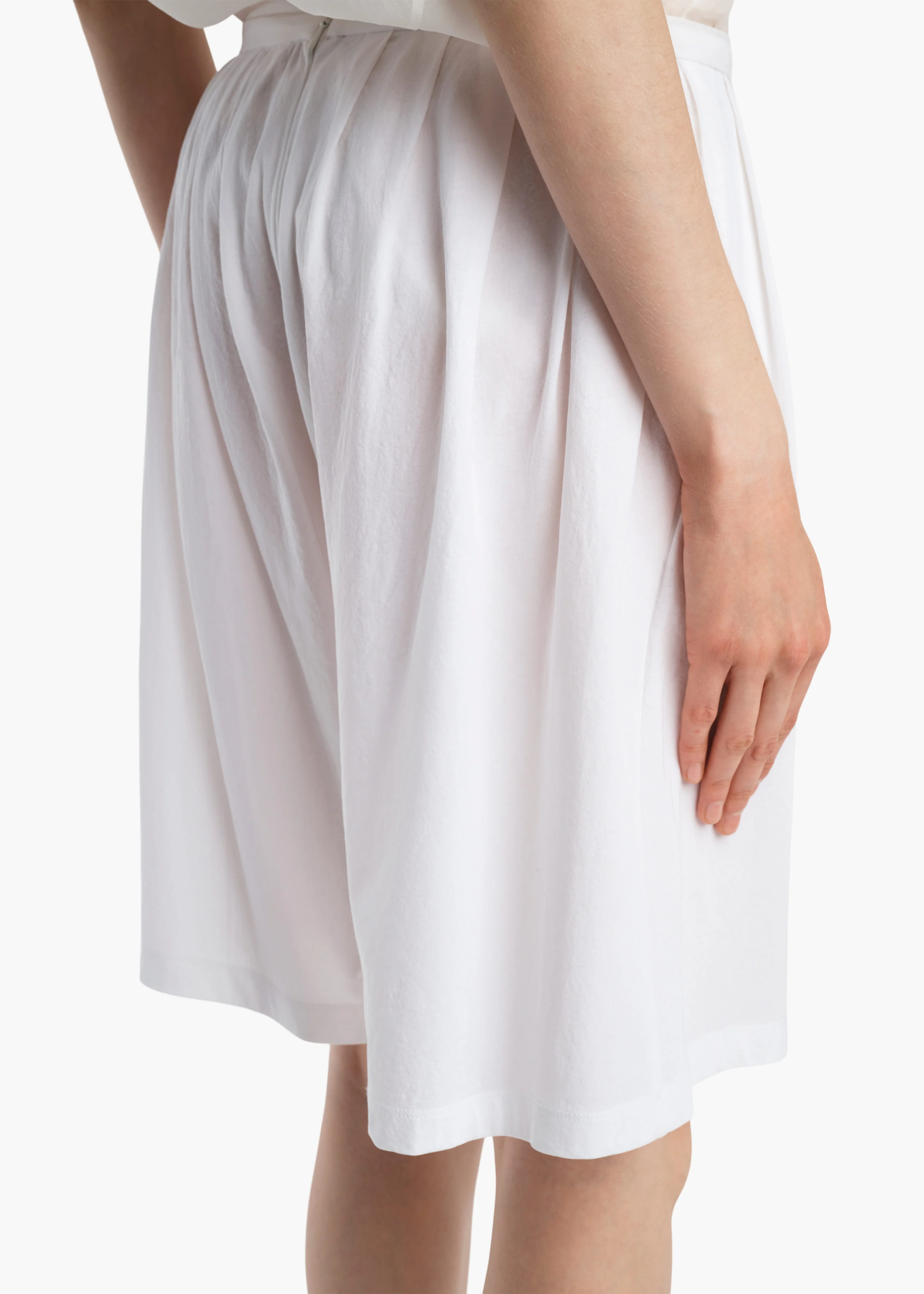 Poppy Short in White - Image 6